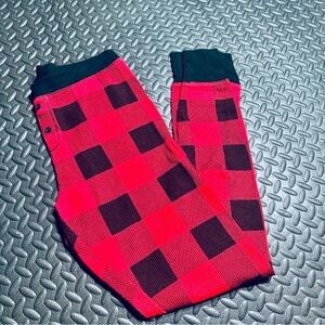 Old Navy Women's red and black plaid pajama bottoms